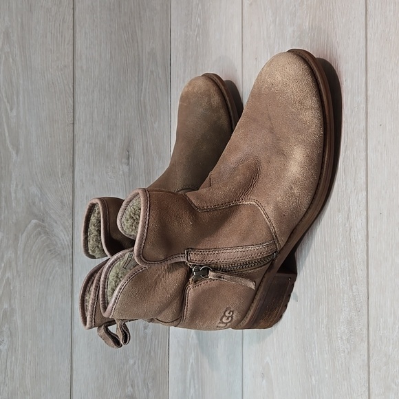 Ugg Australia Women Lavelle 1012553 Ankle Leather Sheepskin Boots shoes 8 - Picture 2 of 14